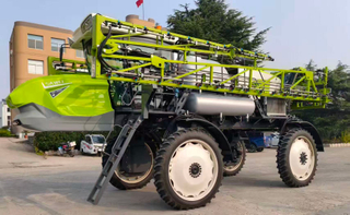 Self-propelled sprayer