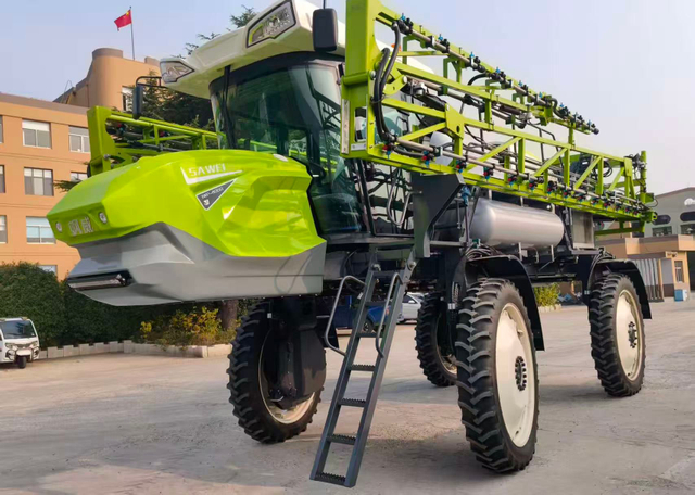 Self-propelled sprayer 3WPZ-4000B